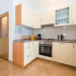 Apartman With Sea View V Vodice
