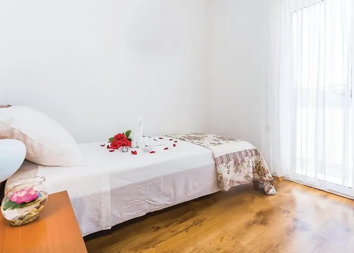 With Sea View V 아파트 *