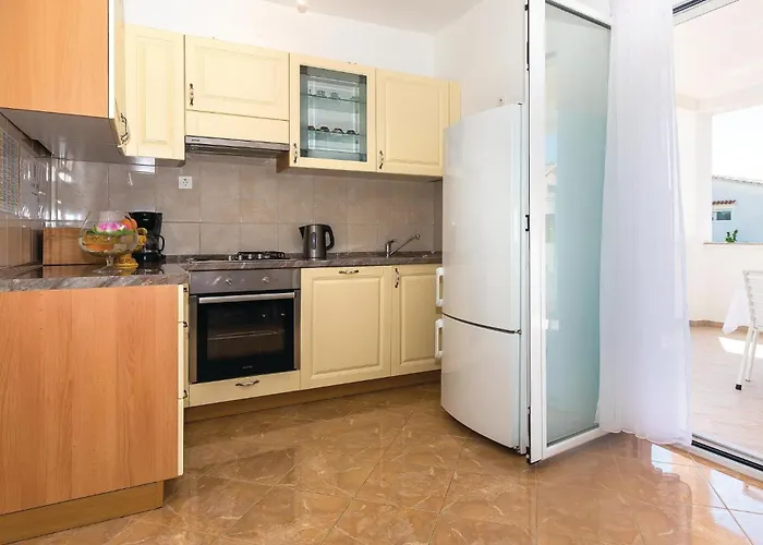 아파트 With Sea View V *